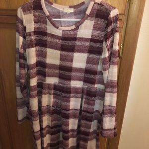 Women’s plaid stretch dress, L